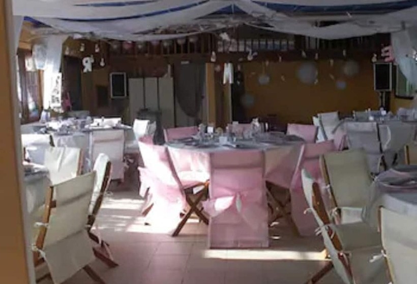 ホテル Logis   Hôtel & Restaurant Moulin Des Forges