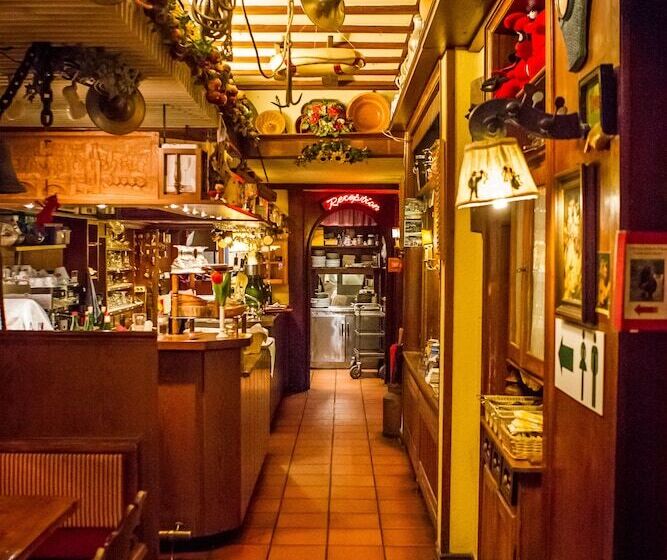 هتل Restaurant Hackteufel