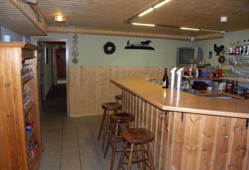Отель Restaurant Walliser Sonne