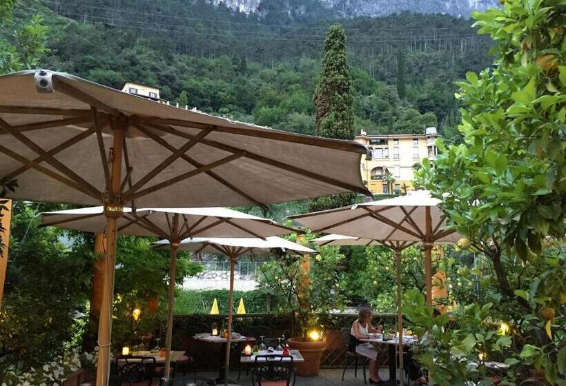 هتل Villa Miravalle