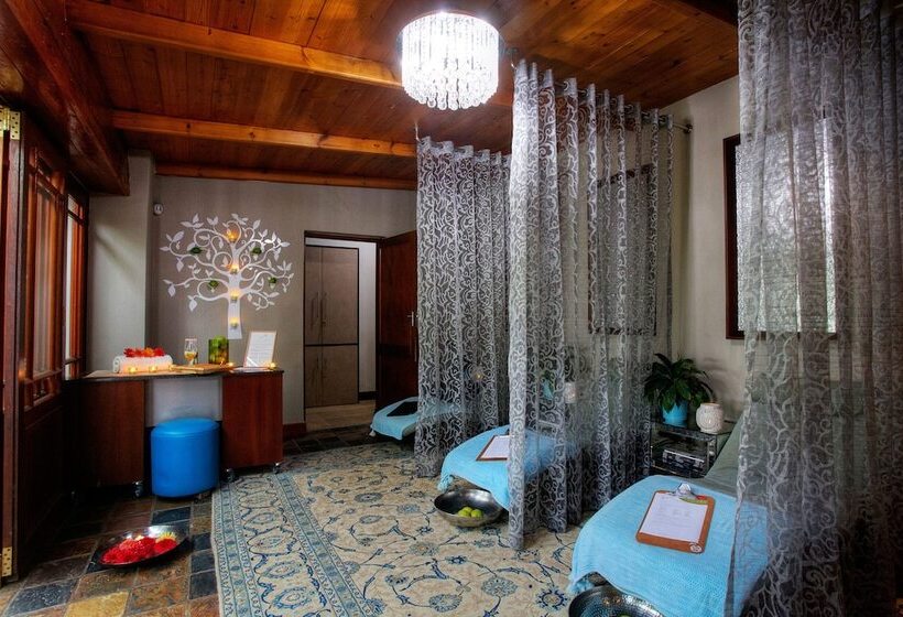 هتل Woodall Country House And Spa