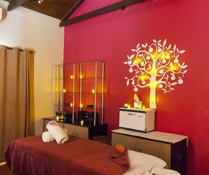 هتل Woodall Country House And Spa