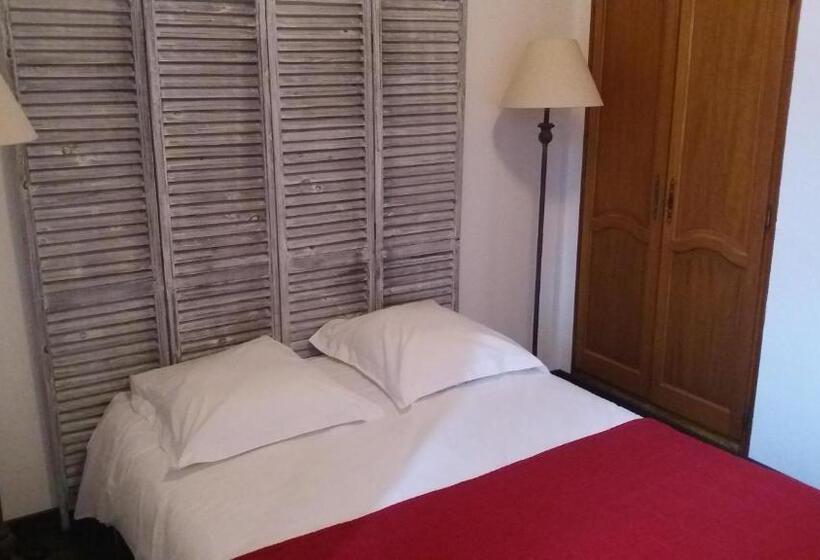 בית מלון כפרי Le Relais Des Dix Crus   Logis Hôtel B&b