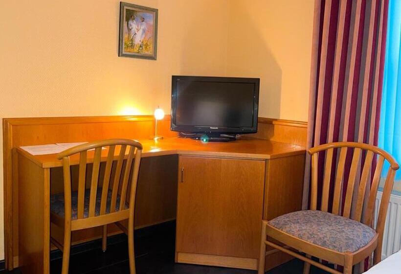 پانسیون Wolf Hotel Zur Linde