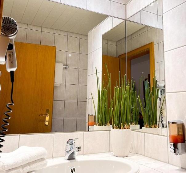 پانسیون Wolf Hotel Zur Linde