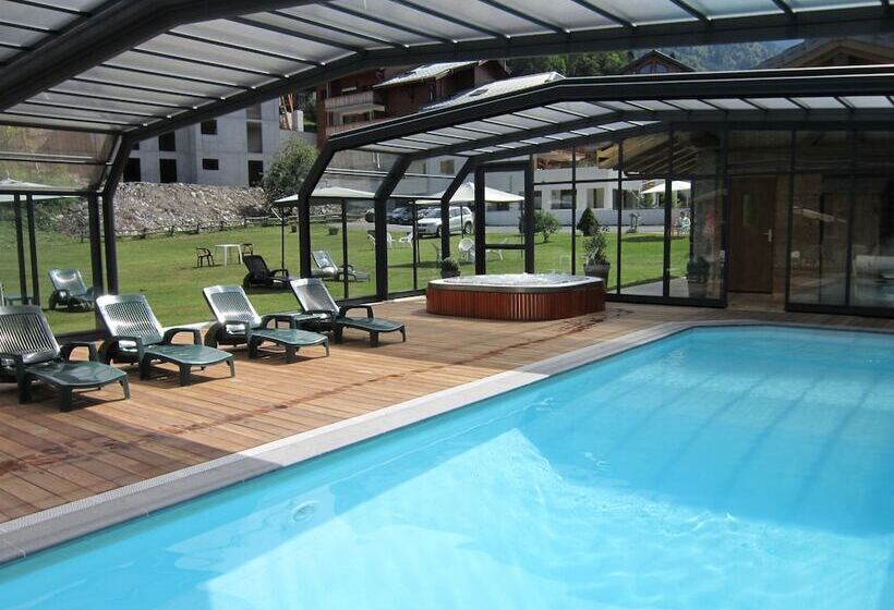 اقامتگاه Logis Hotel Gai Soleil