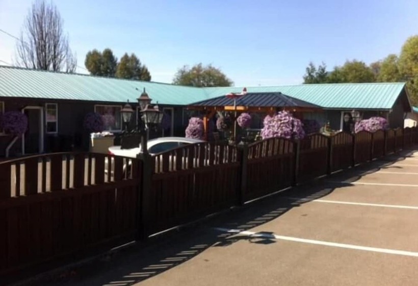 Riverside Motel