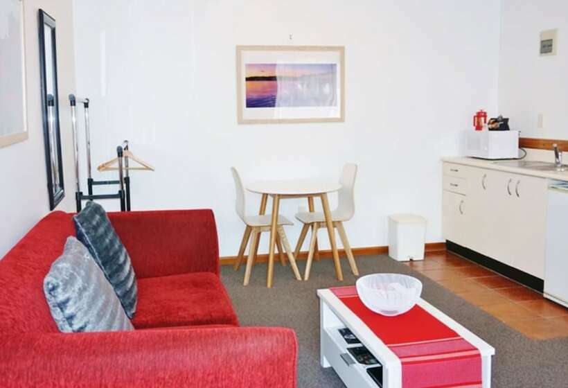 The Esplanade Motel & Conference Centre