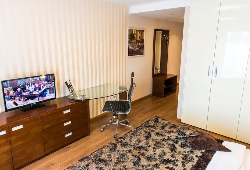 Golden Fish Hotel Apartments