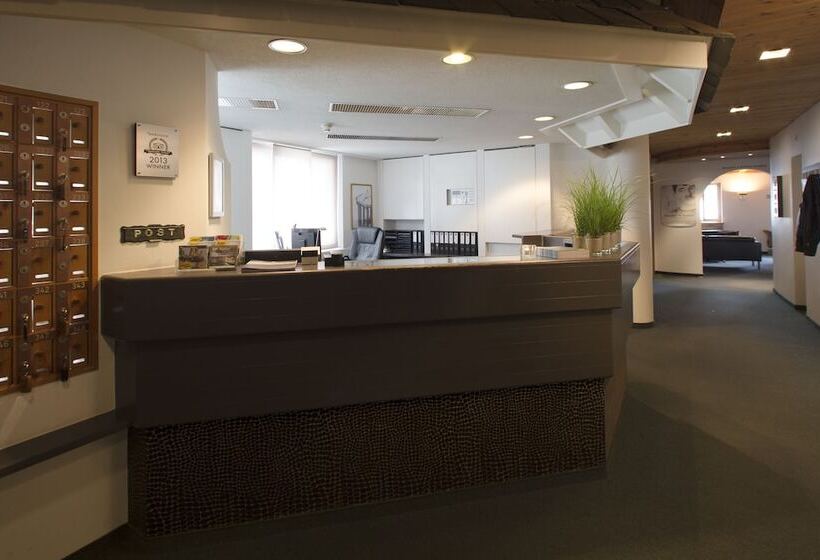 هتل Arena Lodge