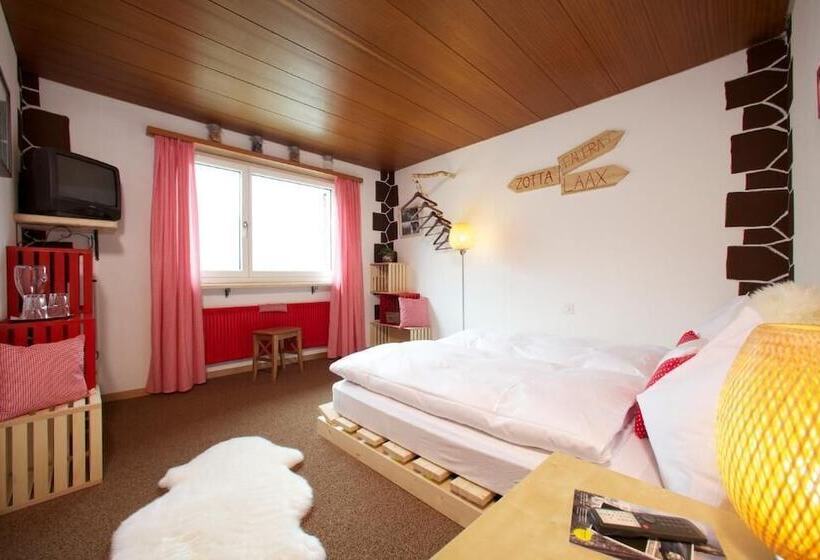 هتل Arena Lodge