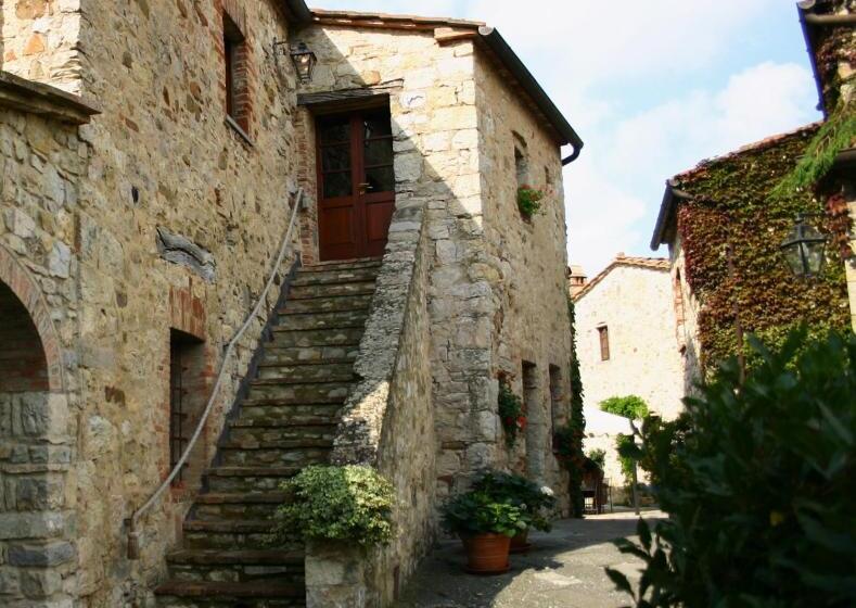 فندق Borgo Livernano