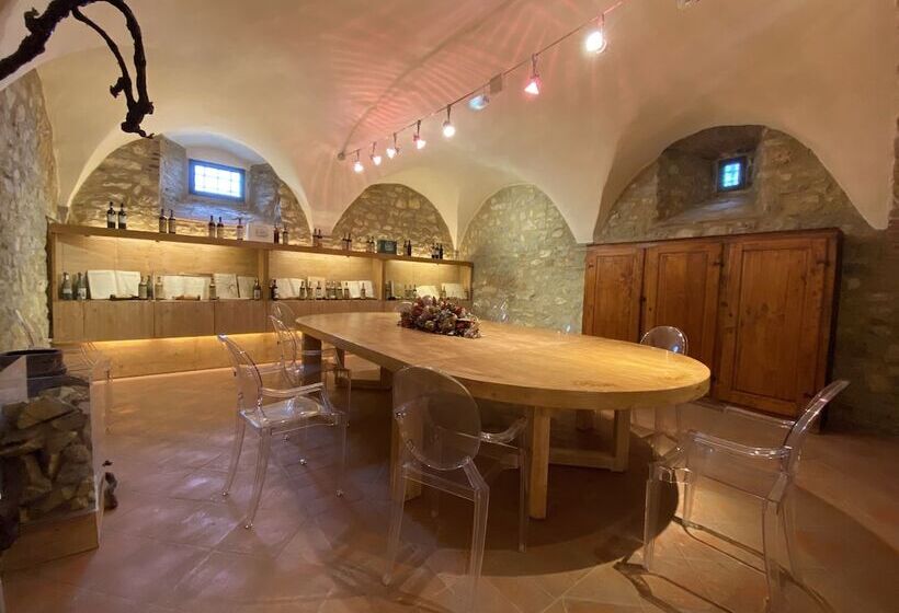 فندق Castello Di Meleto