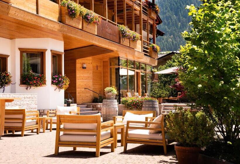 هتل Corona Dolomites