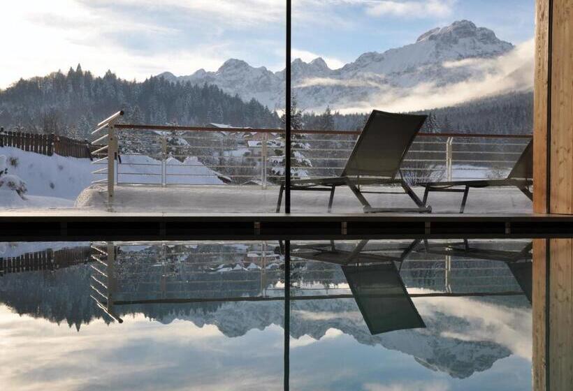 هتل Corona Dolomites