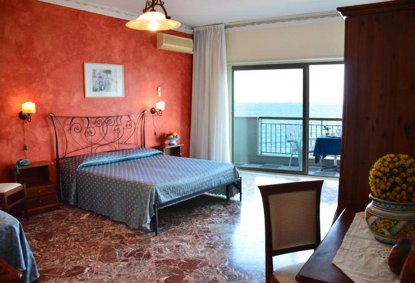 هتل Costa Azzurra