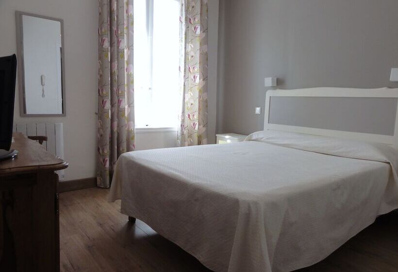 ホテル Hôtel Les Echevins