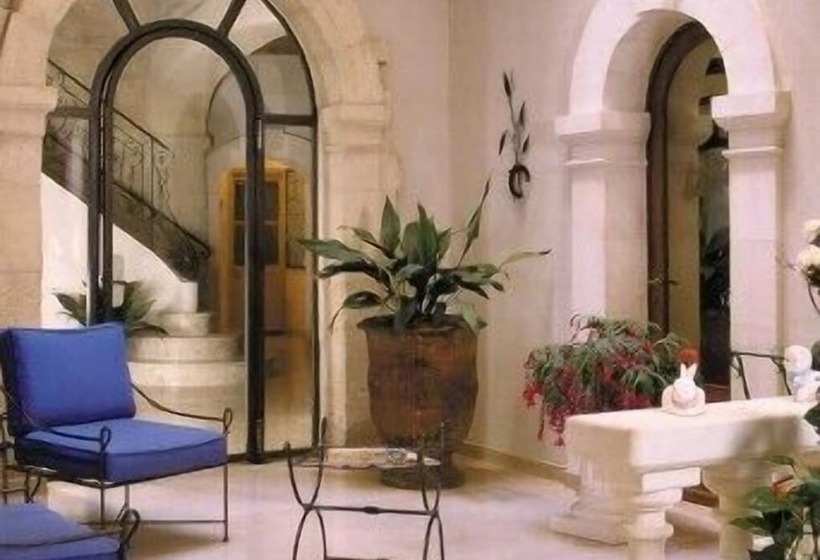 ホテル Hôtel Les Echevins