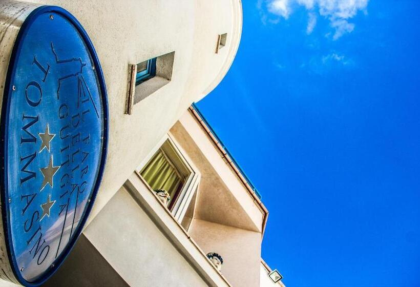 هتل Il Faro Della Guitgia Tommasino