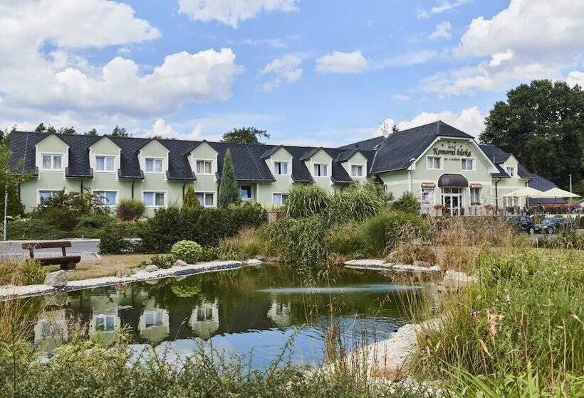 ホテル Komorni Hurka