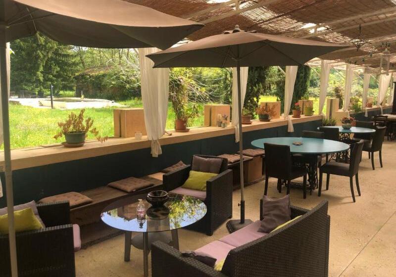 호텔 Logis Hôtel Le Clos Pité