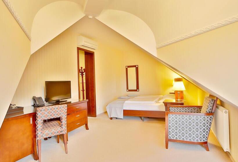 هتل Sun Palace Wellness