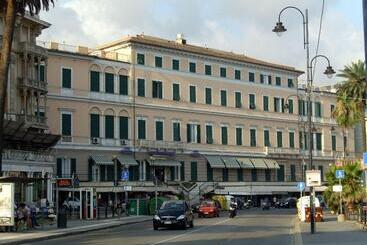 Grand Hotel Mediterranée