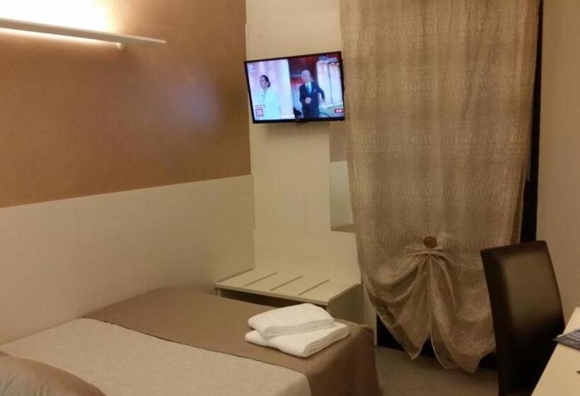 هتل Albergo Al Cacciatore