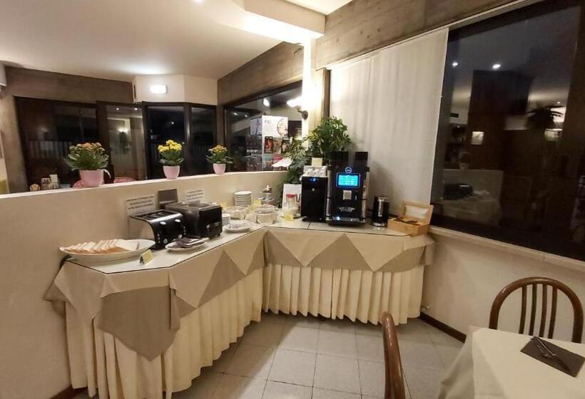هتل Albergo Al Cacciatore