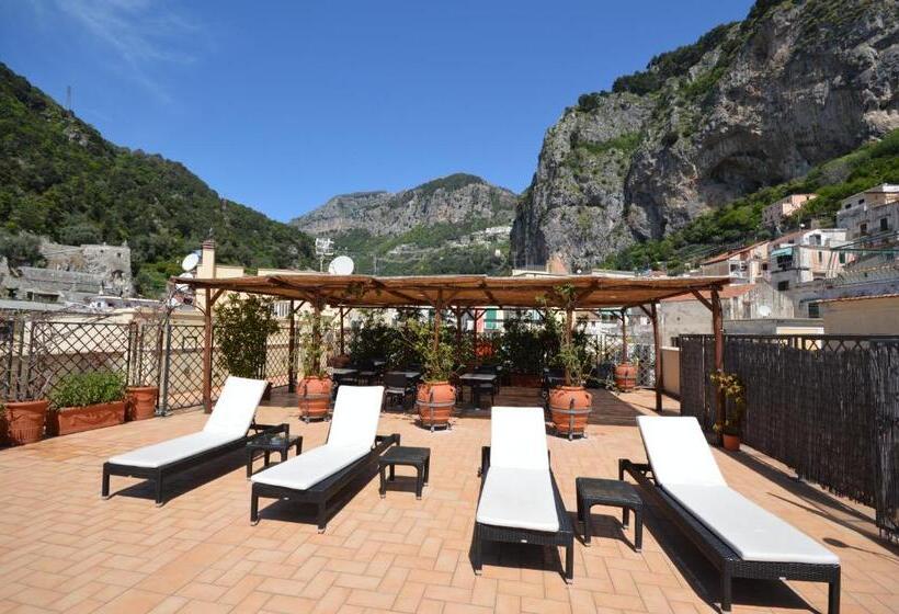 هتل Albergo L Antico Convitto