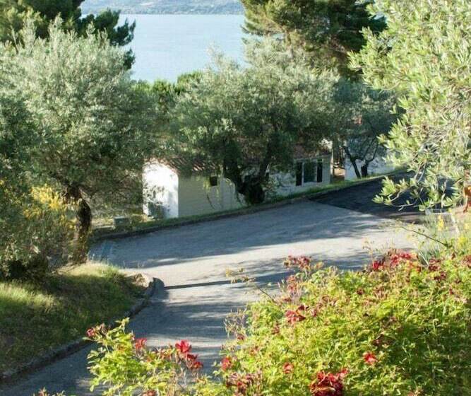 هتل Cerquestra Camping Village