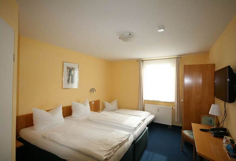 هتل Classic Inn