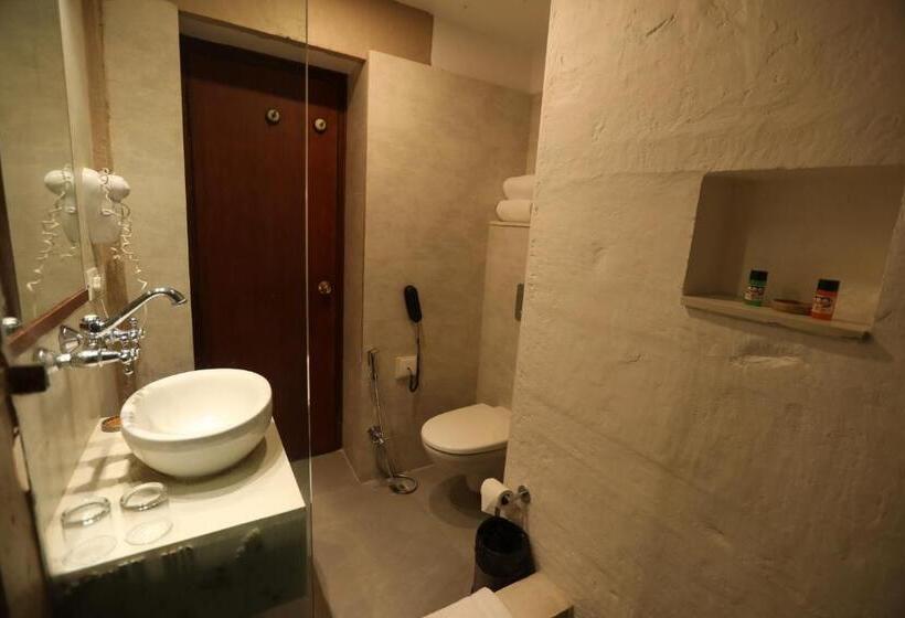 Fotos del hotel Guleria Kothi At Ganges:  4