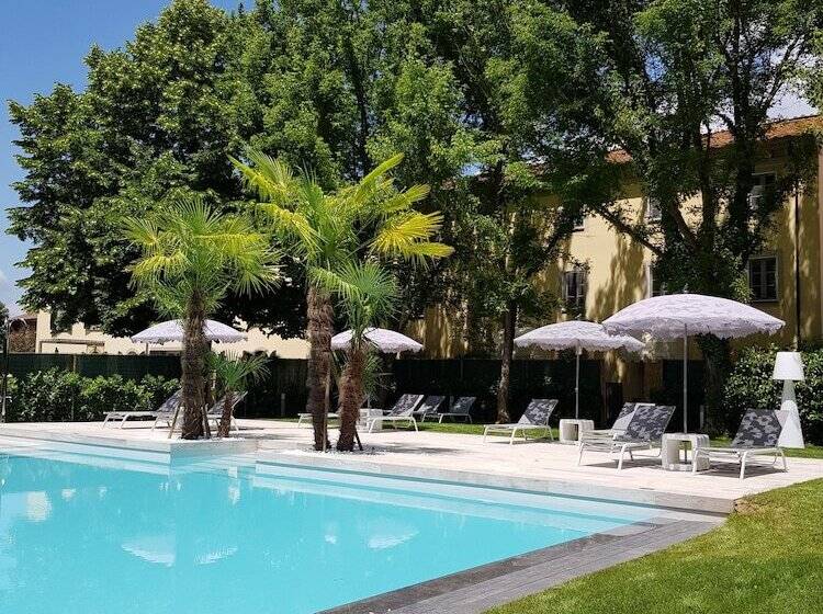 هتل Hambros Il Parco In Villa Banchieri