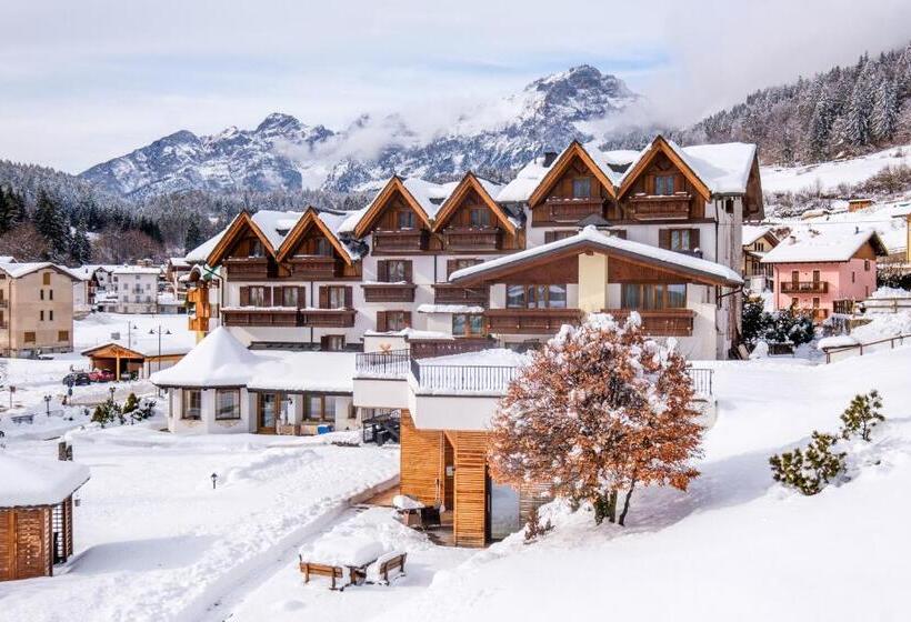 هتل Il Piccolo Dolomiti Resort