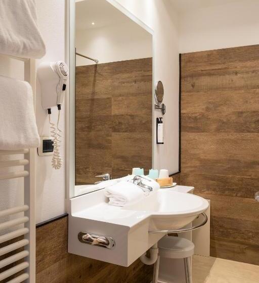 هتل Il Piccolo Dolomiti Resort