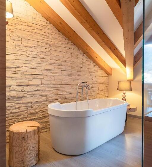 هتل Il Piccolo Dolomiti Resort