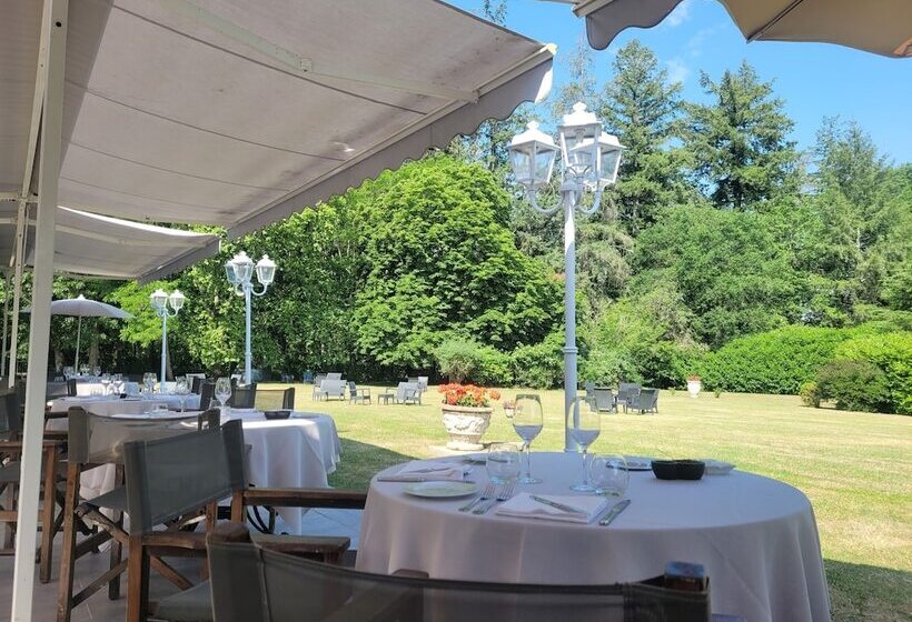 هتل Logis Domaine De Valaudran