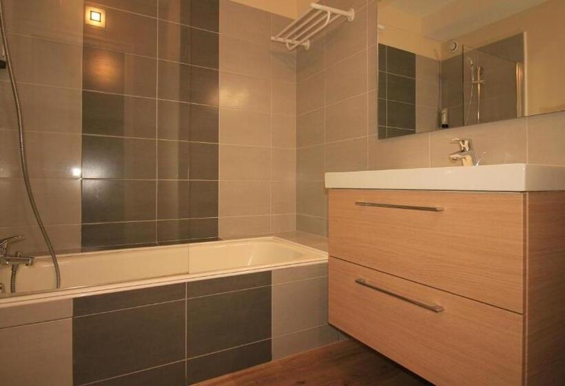 ホテル Logis Hôtel Lodge La Valette