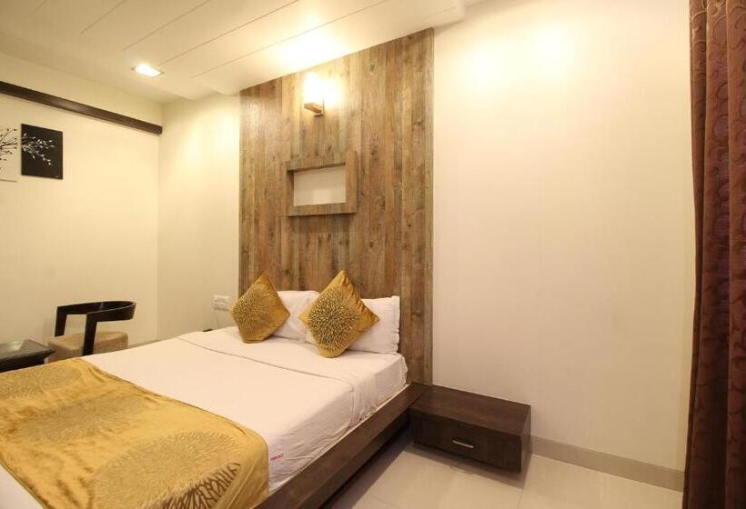 Отель Marigold Newly Renovated