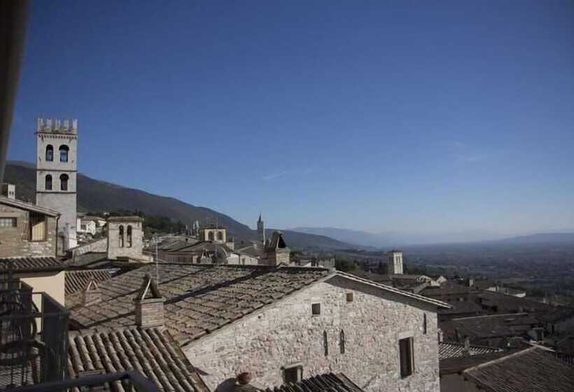 هتل Posta Panoramic Assisi