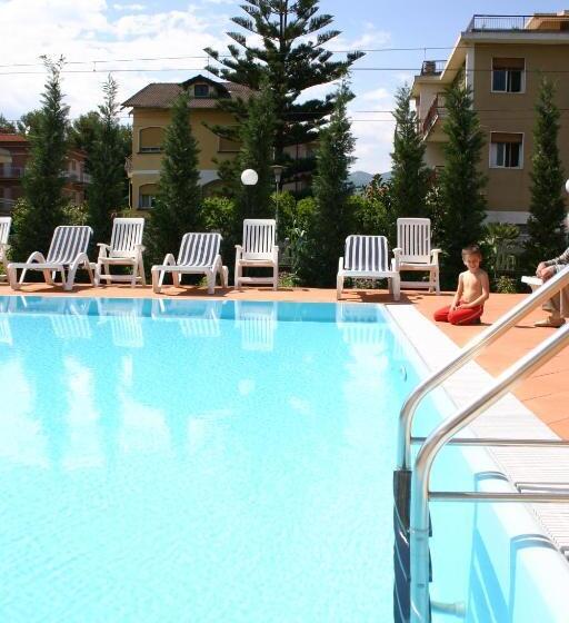 هتل Residence Mediterraneo