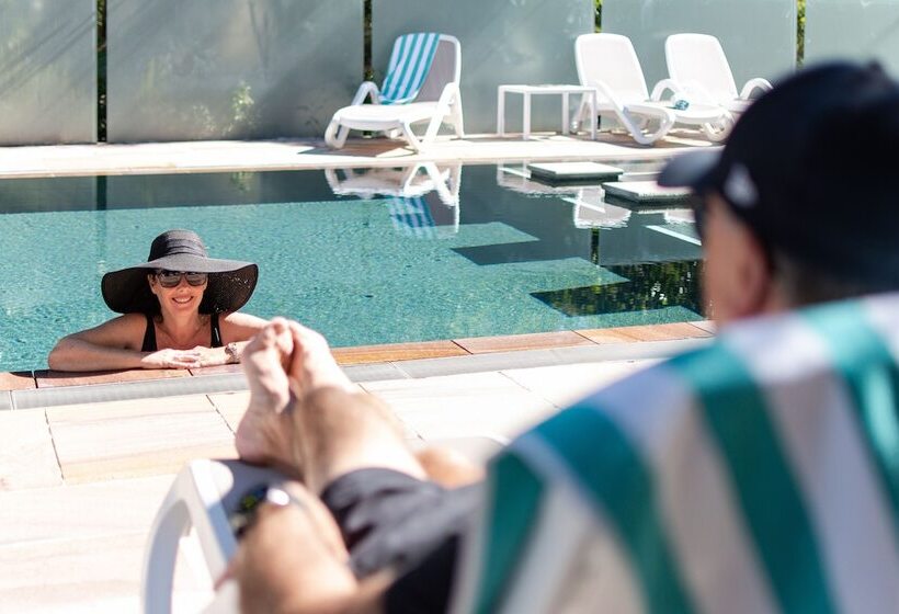 هتل The Rise  Noosa