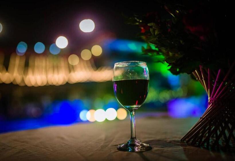 هتل Upper Deck Resort Stay And Relax At The Highest Peak Lonavala