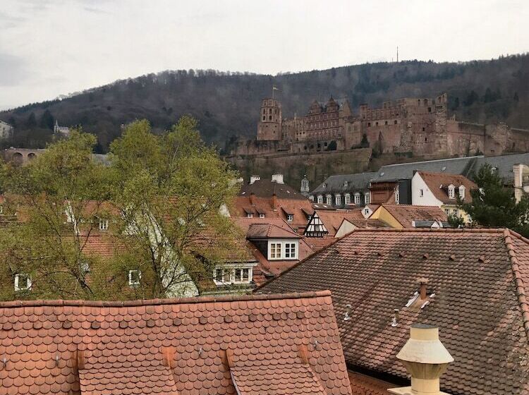 هتل Zur Alten Brucke