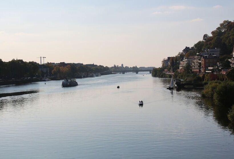 هتل Zur Alten Brucke