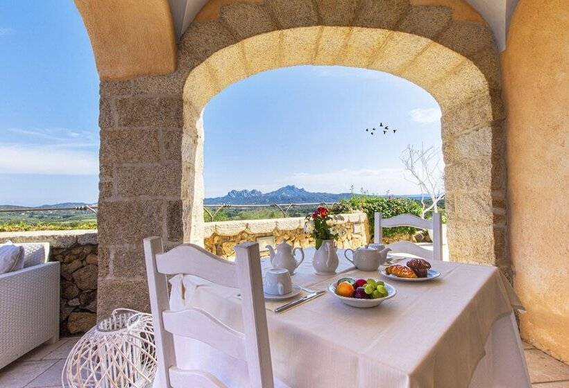 Moma Hotel Cannigione