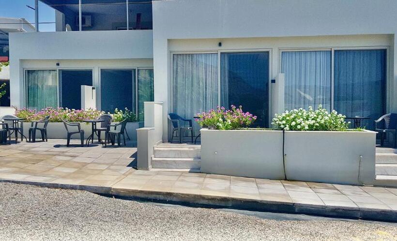 Pals Studios Pefkos