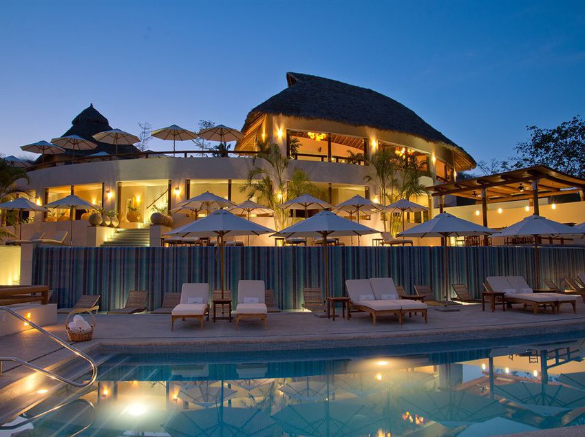 استراحتگاه Puerto Bahia Villas