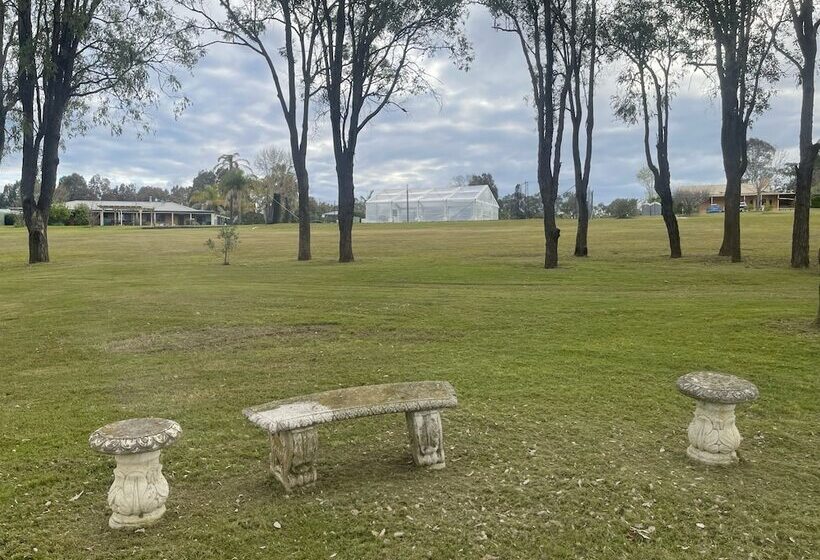 استراحتگاه Woolshed Hill Estate